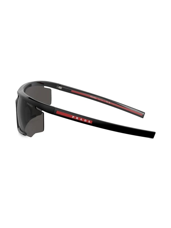 Prada Linea Rossa Zonnebril met oversized montuur - Zwart
