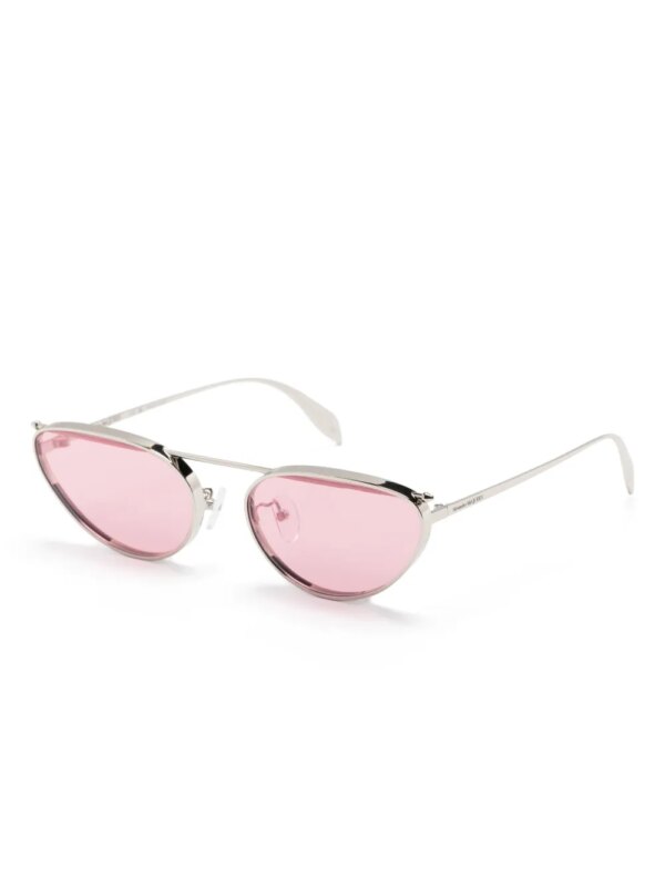 Alexander McQueen Eyewear Zonnebril met cat-eye montuur en perforatie details - Zilver