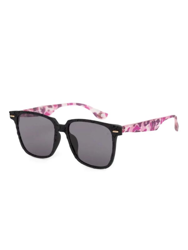 A BATHING APE® Zonnebril met vierkant montuur en camouflageprint - Zwart