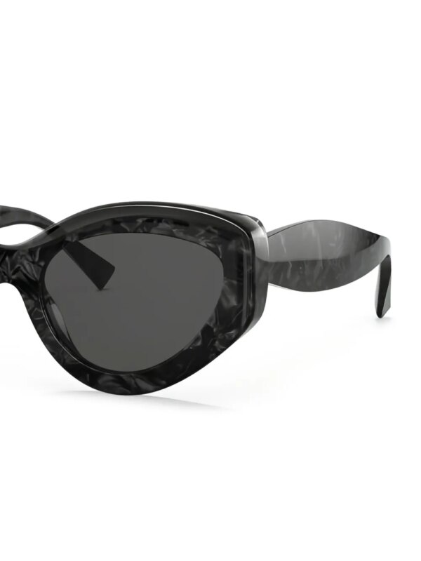 Alain Mikli Zonnebril met cat-eye montuur - Grijs