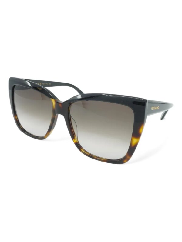 Ferragamo Eyewear "Black" zonnebril met vlinder montuur - Zwart