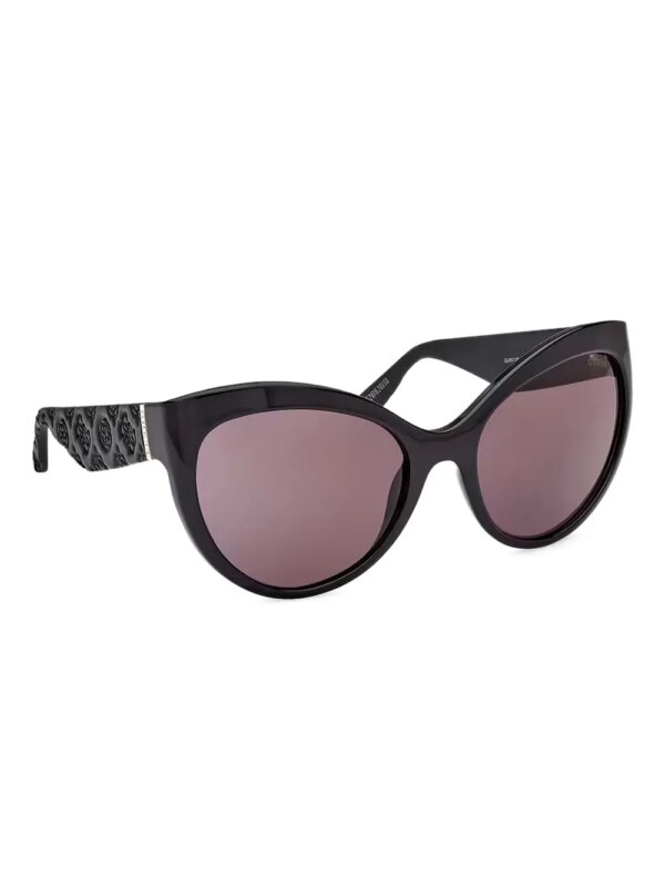 GUESS EYEWEAR Zonnebril met logo-reliëf en cat-eye montuur - Zwart