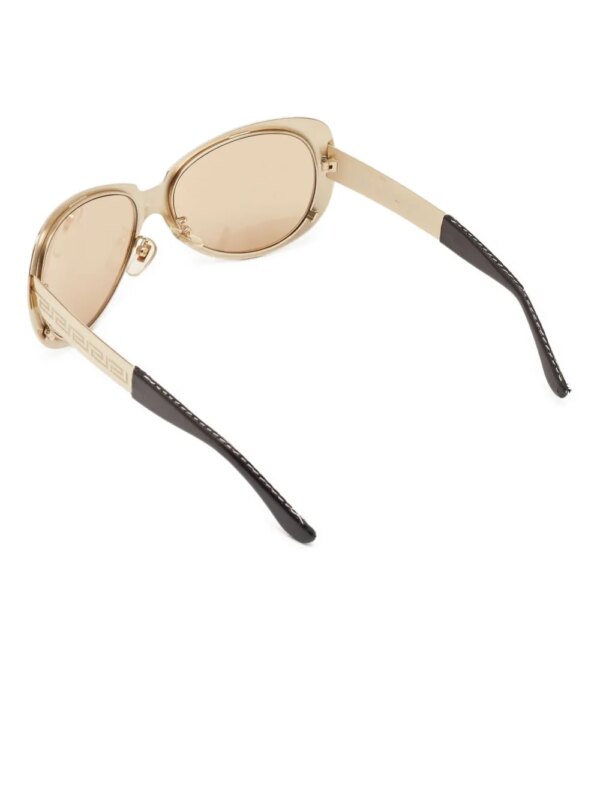 Versace Pre-Owned Zonnebril met cat-eye montuur - Bruin
