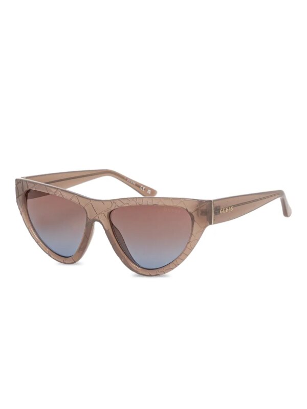 GUESS EYEWEAR Zonnebril met cat-eye montuur - Beige