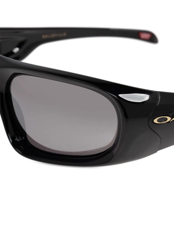 Oakley Bellevile zonnebril met shield montuur - Zwart