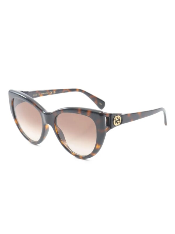 Gucci Pre-Owned 2000s zonnebril met cat-eye montuur en schildpadschild-design - Bruin
